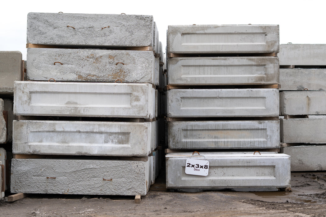 Bloc de béton décoratif  2X3X8